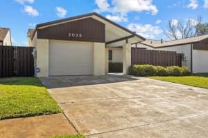 2028 KINGS CROSSING, WINTER HAVEN, FL 33880 Sold 04/21/25