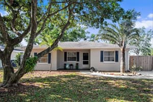 917 2ND AVENUE, LARGO, FL 33770 Sold 07/08/25