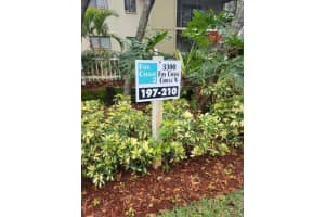 3300 FOX CHASE CIRCLE, PALM HARBOR, FL 34683 - MLS#MFRTB8354936