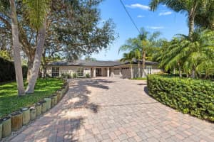 16 HIBISCUS ROAD, BELLEAIR, FL 33756 Sold 04/07/25