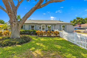 4135 BEACH DRIVE, ST PETERSBURG, FL 33705 - MLS#MFRTB8355160