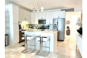 1 BEACH DRIVE, ST PETERSBURG, FL 33701 - MLS#MFRTB8355178