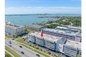 131 Bluff View Dr #409, BELLEAIR BLUFFS