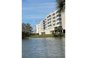 6425 SHORELINE DRIVE, ST PETERSBURG, FL 33708 - MLS#MFRTB8355231