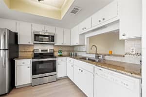 2555 ROYAL PINES CIRCLE, CLEARWATER, FL 33763 Sold 04/16/25