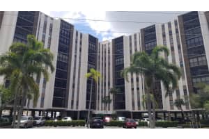 10355 PARADISE BOULEVARD, TREASURE ISLAND, FL 33706 Sold 05/09/25