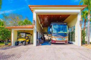 6841 AMANDA VISTA CIRCLE, LAND O LAKES, FL 34637 - MLS#MFRTB8355648