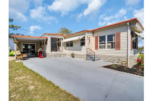 807 SAINT CHARLES DRIVE, TARPON SPRINGS, FL 34689 - MLS#MFRTB8355928