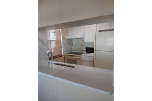 6932 STONES THROW CIRCLE, ST PETERSBURG, FL 33710 Sold 04/18/25