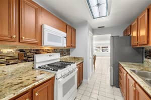 10038 62ND TERRACE, ST PETERSBURG, FL 33708 - MLS#MFRTB8356544