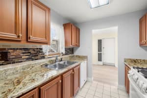 10038 62ND TERRACE, ST PETERSBURG, FL 33708 - MLS#MFRTB8356544