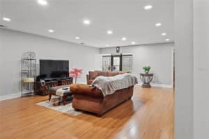 13140 VILLAGE CHASE CIRCLE, TAMPA, FL 33618 - MLS#MFRTB8356586