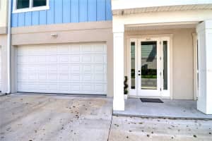 825 OAK BEND LANE, DUNEDIN, FL 34698 Sold 05/30/25