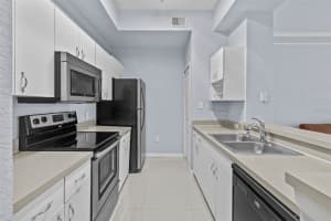 17106 CARRINGTON PARK DRIVE, TAMPA, FL 33647 - MLS#MFRTB8356900