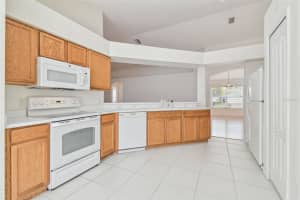 8534 CARRIAGE POINTE DRIVE, GIBSONTON, FL 33534 Sold 05/01/25