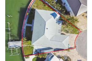 13 Bellevue Dr, TREASURE ISLAND