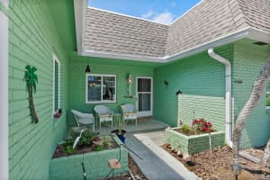 6590 GOLDEN HORSESHOE DRIVE, SEMINOLE, FL 33777 Sold 05/29/25