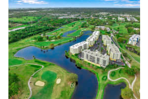 1200 Country Club Dr #2206, LARGO