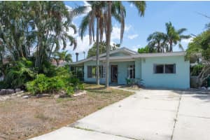 300 Westwinds Dr, PALM HARBOR