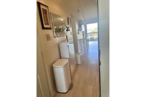 6826 STONES THROW CIRCLE, ST PETERSBURG, FL 33710 Sold 10/20/25