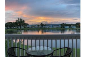 149 Seahorse Dr Se #f, ST PETERSBURG