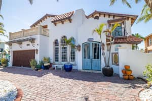 11320 6TH STREET, TREASURE ISLAND, FL 33706 Sold 04/04/25