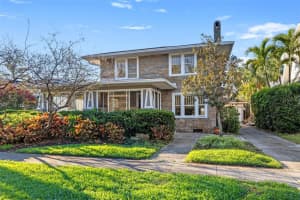 864 15th Ave Ne, ST PETERSBURG