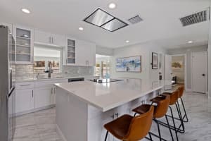 7998 CAUSEWAY BOULEVARD, ST PETERSBURG, FL 33707 - MLS#MFRTB8357862
