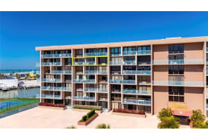 1 Key Capri #604w, TREASURE ISLAND