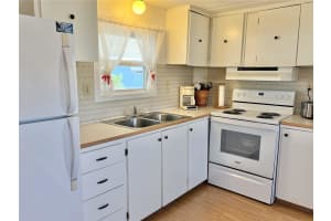 7258 MOUNT JUPITER DRIVE, ST PETERSBURG, FL 33702 - MLS#MFRTB8358414