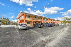 8567 GULF BOULEVARD, ST PETERSBURG, FL 33706 Sold 04/22/25