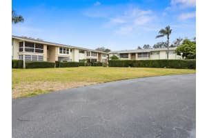 8303 Bardmoor Blvd #105, SEMINOLE