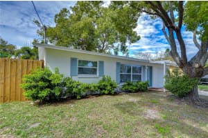 280 TWIN LAKE DRIVE, LARGO, FL 33770 Sold 05/30/25