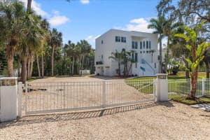 375 WELLINGTON AVENUE, OLDSMAR, FL 34677 - MLS#MFRTB8358922