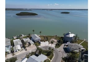 437 BOCA CIEGA DRIVE, MADEIRA BEACH, FL 33708 Sold 10/31/25