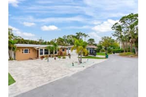 6433 FLAMINGO WAY, ST PETERSBURG, FL 33707 Sold 05/19/25