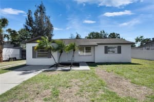 564 Florida Cir S, APOLLO BEACH