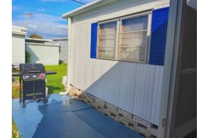12674 SEMINOLE BOULEVARD, LARGO, FL 33778 Sold 10/10/25