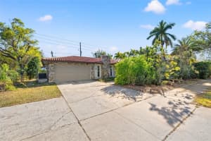 360 22nd Ave Ne, ST PETERSBURG