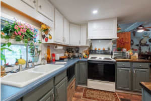5101 PECAN DRIVE, LAKELAND, FL 33810 Sold 04/28/25