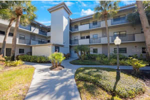 2650 COUNTRYSIDE BOULEVARD, CLEARWATER, FL 33761 Sold 04/28/25