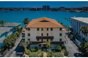 479 E SHORE DR #8, CLEARWATER, FL 33767 - MLS#MFRTB8359493