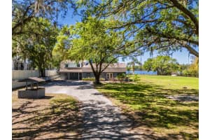 498 LAKEWOOD DRIVE, BRANDON, FL 33510 - MLS#MFRTB8359632