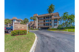 3021 COUNTRYSIDE BOULEVARD, CLEARWATER, FL 33761 Sold 08/15/25