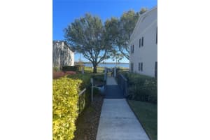 689 LAKE HOWARD DRIVE, WINTER HAVEN, FL 33880 - MLS#MFRTB8360466