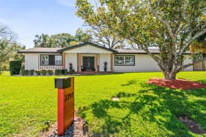 2297 DEMARET DRIVE, DUNEDIN, FL 34698 Sold 05/15/25