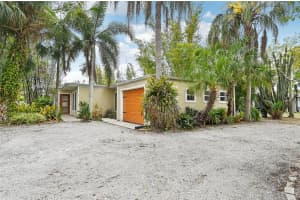 3663 EGERTON CIRCLE, SARASOTA, FL 34233 Sold 04/28/25