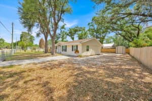 2415 SUTTON ROAD, LAKELAND, FL 33810 - MLS#MFRTB8361259