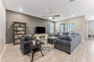 34311 Evergreen Hill Ct Wesley Chapel, FL 33545 - Off Market