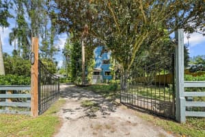 18716 LAKE COMMISTON DRIVE, LUTZ, FL 33549 Sold 04/15/25